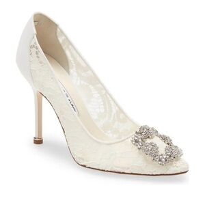 Manolo Blahnik Hangisilace Cream Lace Jewel‎ Buckle pumps size 35EU